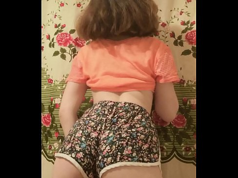 ❤️ Сэксуальная маладая красуня здымае шорты на камеру ❌ Порна у нас